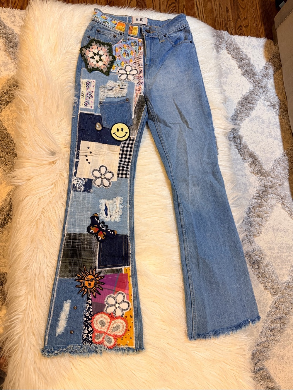 Patchwork Light Blue Women's Jeans with Floral & Embroidered Accents